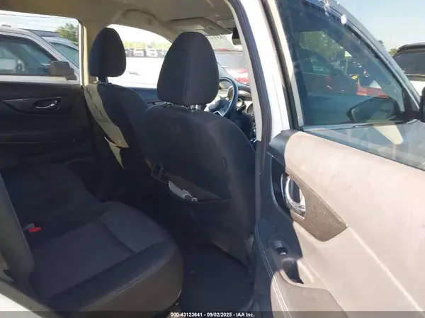 KNMAT2MT1KP551656 2019 NISSAN ROGUE - Image 8