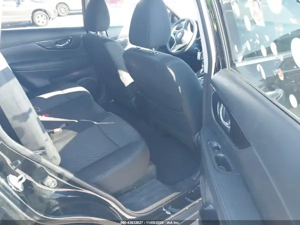 KNMAT2MT1KP559725 2019 NISSAN ROGUE - Image 8