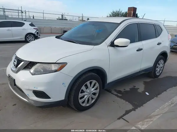 KNMAT2MT2GP613458 2016 NISSAN ROGUE - Image 2