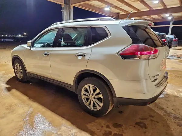 KNMAT2MT2GP621107 2016 NISSAN ROGUE - Image 2