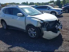 KNMAT2MT2GP635699 2016 NISSAN ROGUE