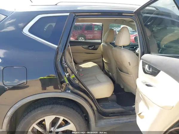 KNMAT2MT2GP682750 2016 NISSAN ROGUE - Image 8