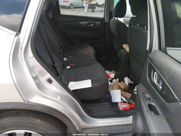 KNMAT2MT2GP694106 2016 NISSAN ROGUE - Image 8