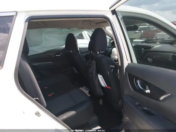 KNMAT2MT2HP507366 2017 NISSAN ROGUE - Image 8