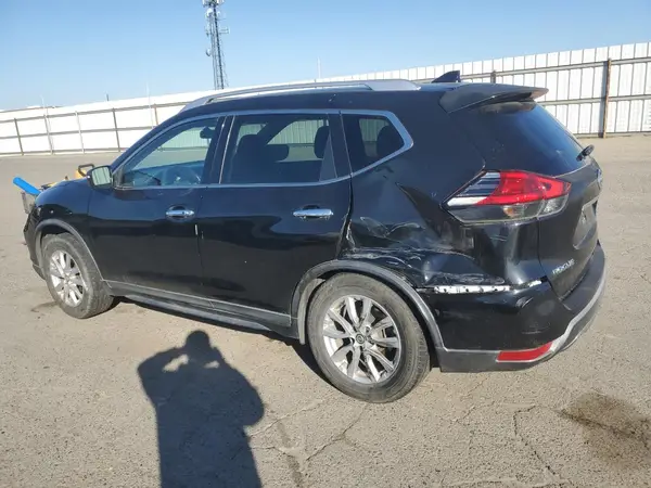 KNMAT2MT2HP509666 2017 NISSAN ROGUE - Image 2