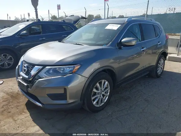 KNMAT2MT2HP510171 2017 NISSAN ROGUE - Image 2