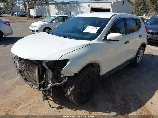KNMAT2MT2HP513684 2017 NISSAN ROGUE - Image 2