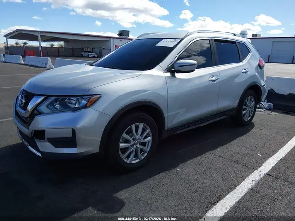 KNMAT2MT2HP514138 2017 NISSAN ROGUE - Image 2