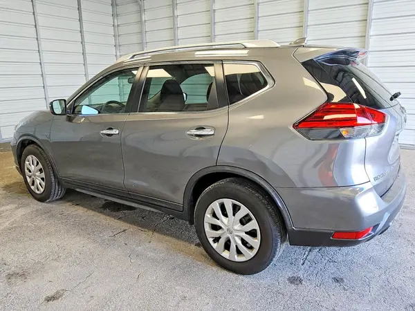 KNMAT2MT2HP519033 2017 NISSAN ROGUE - Image 2