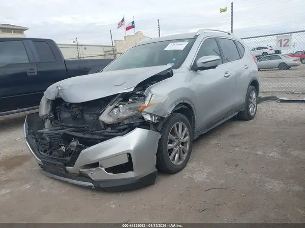 KNMAT2MT2HP521784 2017 NISSAN ROGUE - Image 2