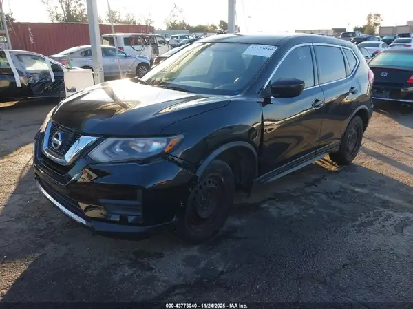 KNMAT2MT2HP523065 2017 NISSAN ROGUE - Image 2