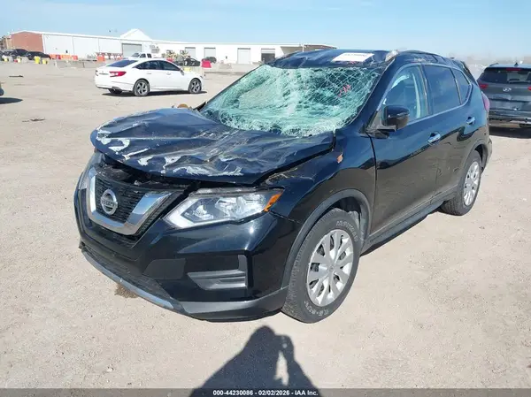 KNMAT2MT2HP528038 2017 NISSAN ROGUE - Image 2