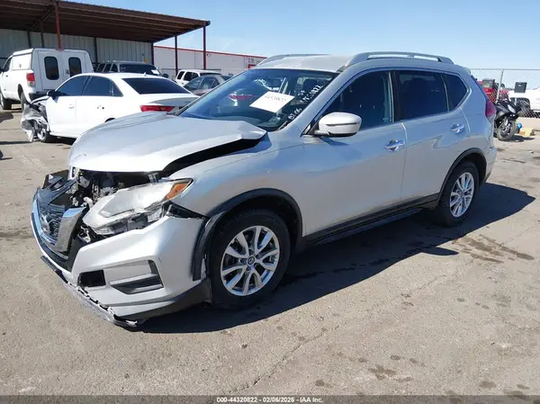 KNMAT2MT2HP536382 2017 NISSAN ROGUE - Image 2