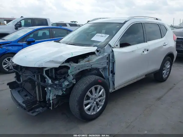 KNMAT2MT2HP549004 2017 NISSAN ROGUE - Image 2