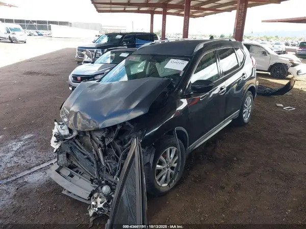 KNMAT2MT2HP550072 2017 NISSAN ROGUE - Image 2