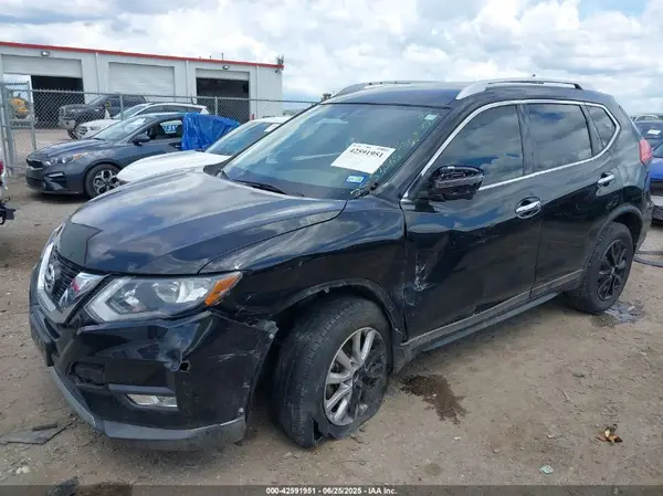 KNMAT2MT2HP553733 2017 NISSAN ROGUE - Image 2