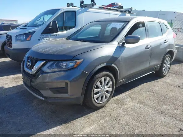 KNMAT2MT2HP556339 2017 NISSAN ROGUE - Image 2