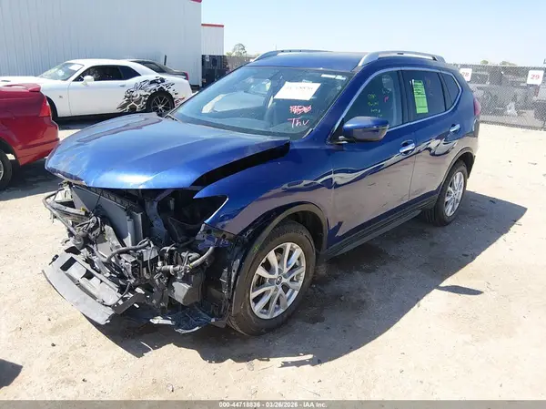 KNMAT2MT2HP557278 2017 NISSAN ROGUE - Image 2