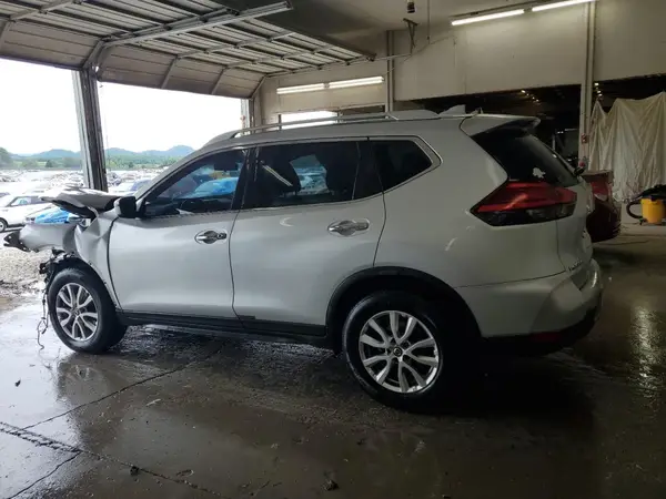 KNMAT2MT2HP563226 2017 NISSAN ROGUE - Image 2