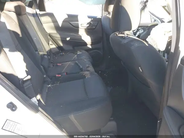 KNMAT2MT2HP566000 2017 NISSAN ROGUE - Image 8