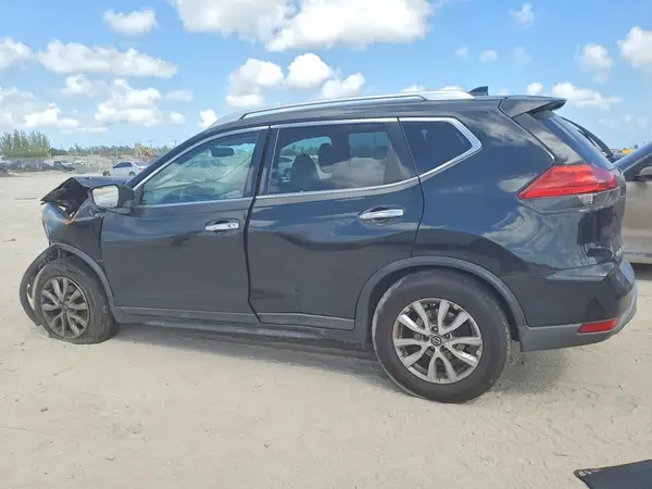 KNMAT2MT2HP566143 2017 NISSAN ROGUE - Image 2