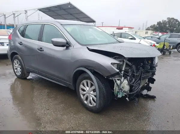 KNMAT2MT2HP568832 2017 NISSAN ROGUE - Image 1
