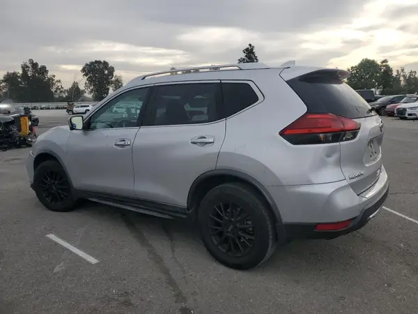 KNMAT2MT2HP576350 2017 NISSAN ROGUE - Image 2