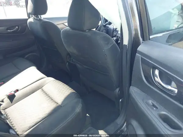 KNMAT2MT2HP576817 2017 NISSAN ROGUE - Image 8