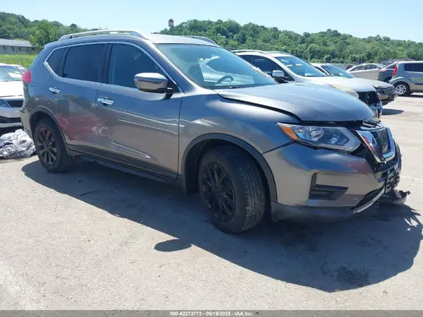 KNMAT2MT2HP580110 2017 NISSAN ROGUE - Image 1