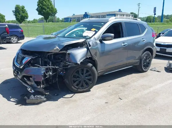 KNMAT2MT2HP580110 2017 NISSAN ROGUE - Image 2