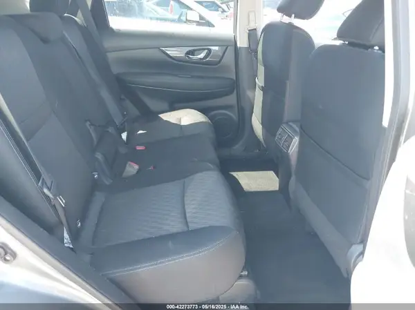 KNMAT2MT2HP580110 2017 NISSAN ROGUE - Image 8