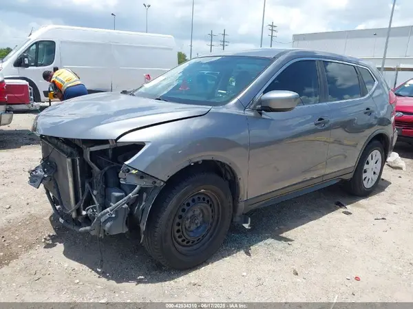 KNMAT2MT2HP587882 2017 NISSAN ROGUE - Image 2