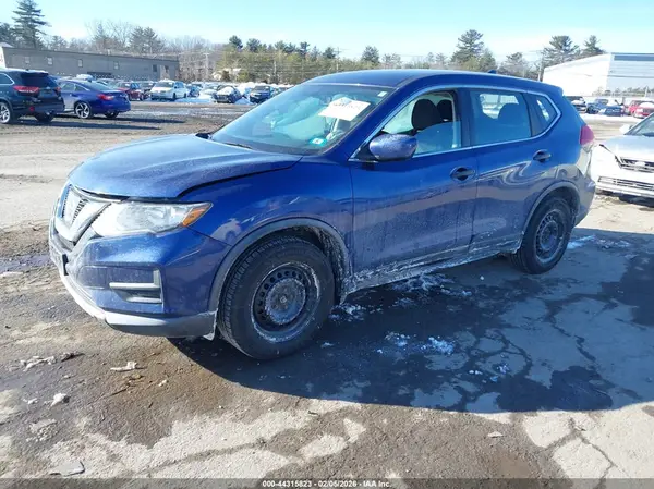 KNMAT2MT2HP588210 2017 NISSAN ROGUE - Image 2