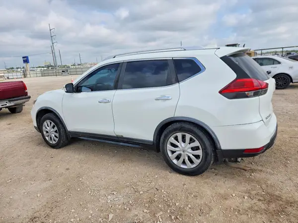 KNMAT2MT2HP593925 2017 NISSAN ROGUE - Image 2