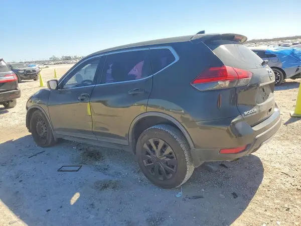 KNMAT2MT2HP600209 2017 NISSAN ROGUE - Image 2