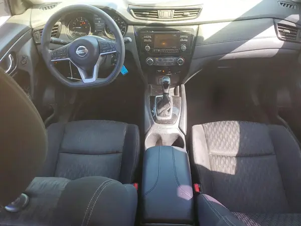 KNMAT2MT2HP600209 2017 NISSAN ROGUE - Image 8