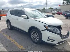 KNMAT2MT2HP601280 2017 NISSAN ROGUE