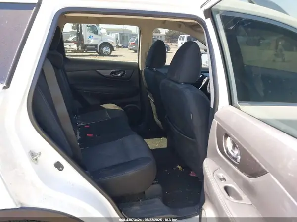 KNMAT2MT2HP608584 2017 NISSAN ROGUE - Image 8
