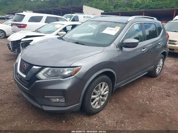 KNMAT2MT2HP609847 2017 NISSAN ROGUE - Image 2