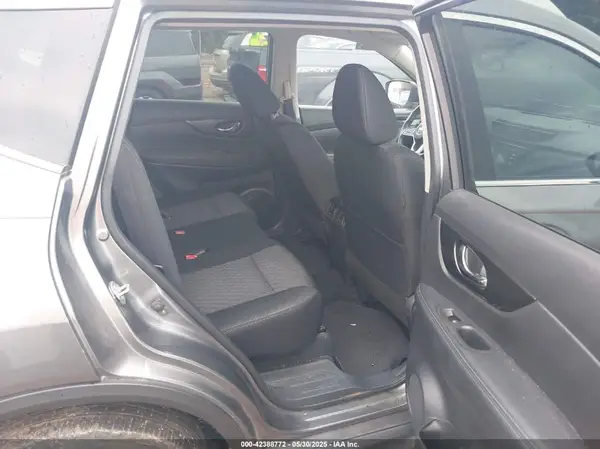 KNMAT2MT2HP609847 2017 NISSAN ROGUE - Image 8