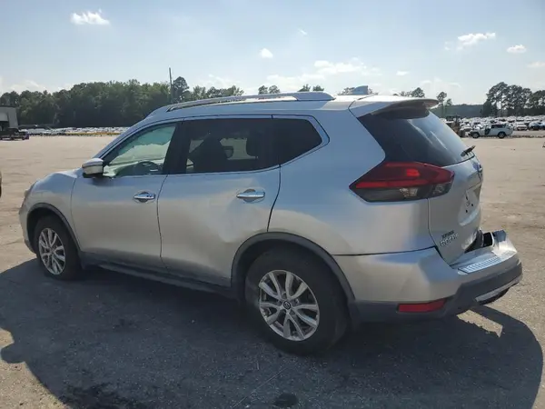 KNMAT2MT2HP613266 2017 NISSAN ROGUE - Image 2
