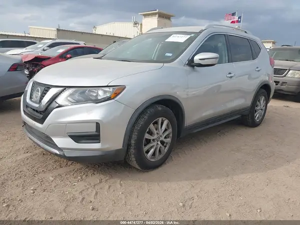 KNMAT2MT2HP616037 2017 NISSAN ROGUE - Image 2