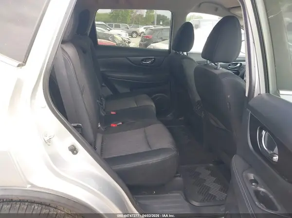 KNMAT2MT2HP616037 2017 NISSAN ROGUE - Image 8