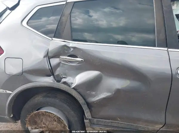 KNMAT2MT2JP505560 2018 NISSAN ROGUE - Image 8