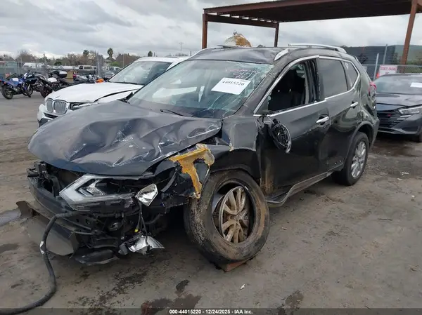 KNMAT2MT2JP507289 2018 NISSAN ROGUE - Image 2