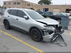 KNMAT2MT2JP511813 2018 NISSAN ROGUE