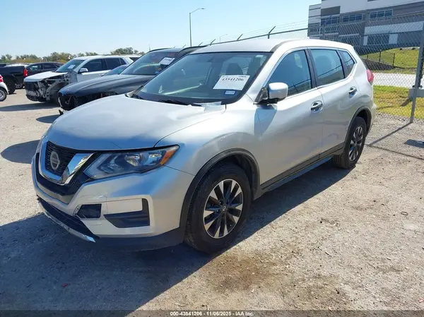 KNMAT2MT2JP522083 2018 NISSAN ROGUE - Image 2