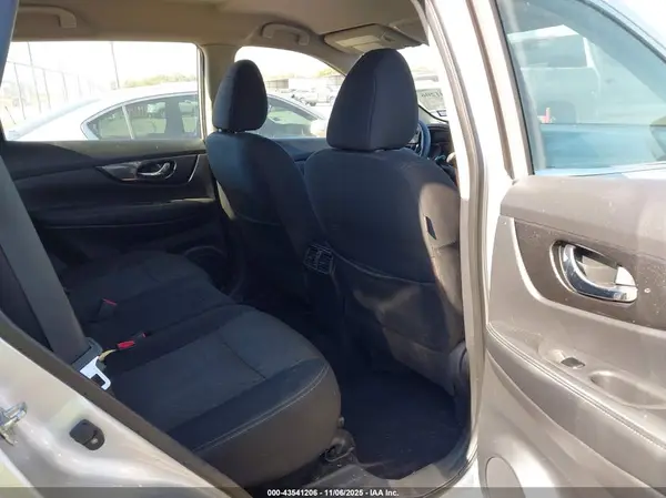 KNMAT2MT2JP522083 2018 NISSAN ROGUE - Image 8
