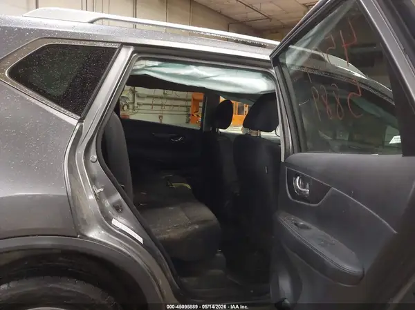 KNMAT2MT2JP524755 2018 NISSAN ROGUE - Image 8