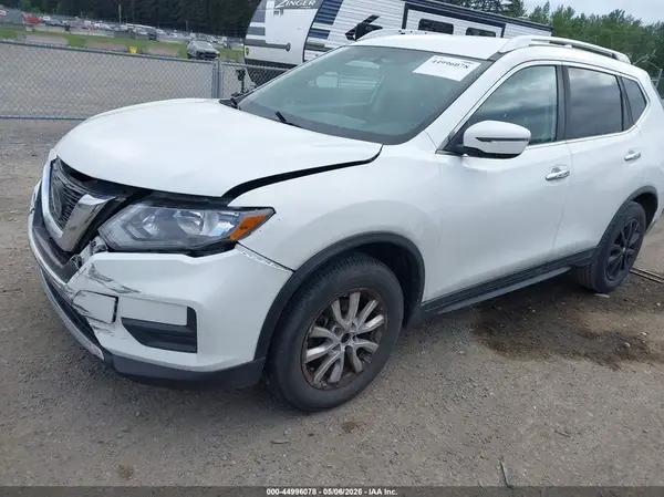 KNMAT2MT2JP525615 2018 NISSAN ROGUE - Image 2